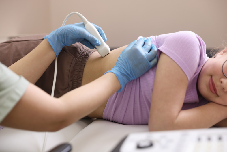 Imagen ilustrativa de ultrasonido renal y de vías urinarias